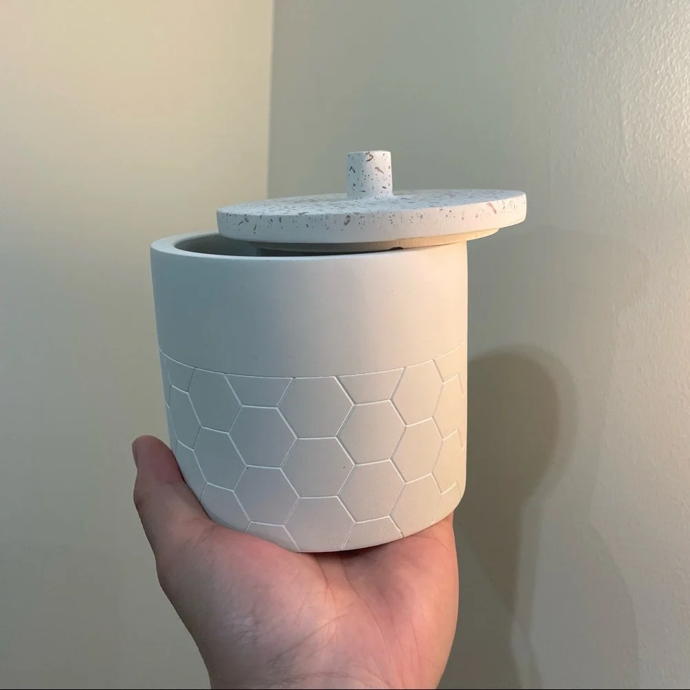 UGG Bathroom essentials despensers cermaics